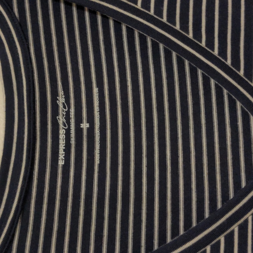 Express Tee - Picture 2 of 3